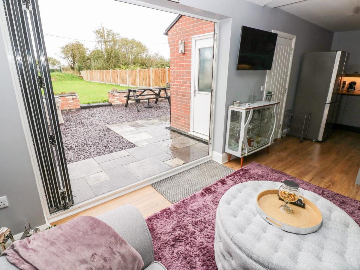 Villa 9 Pilgrims Way Roch Exterior foto